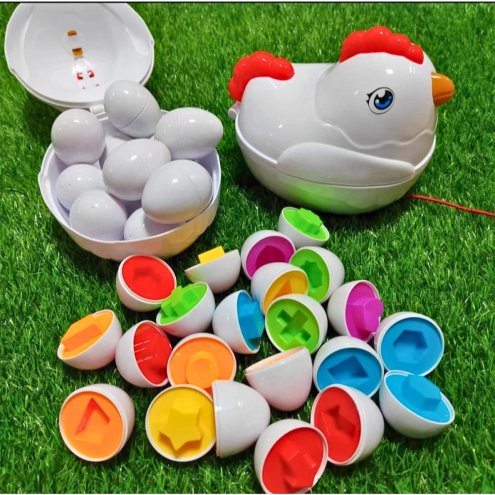 Juego educativo de encaje y asociación de formas y colores en contenedor con forma de gallina